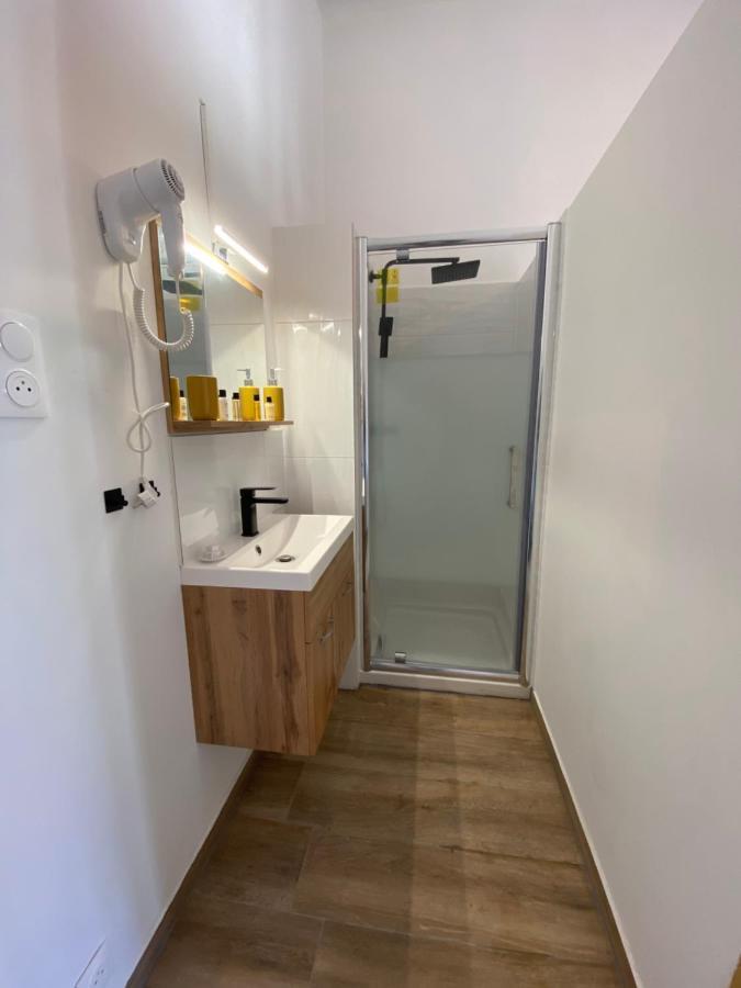 Capstay Roubaix Lille Private Shower & Netflix Eksteriør billede