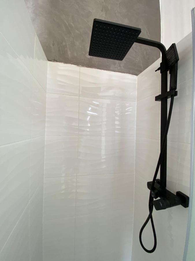 Capstay Roubaix Lille Private Shower & Netflix Eksteriør billede